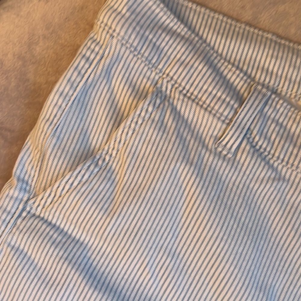 Levi’s Blue *Railroad Striped* Cuffed Jean Shorts Sz 31 - Picture 3 of 10